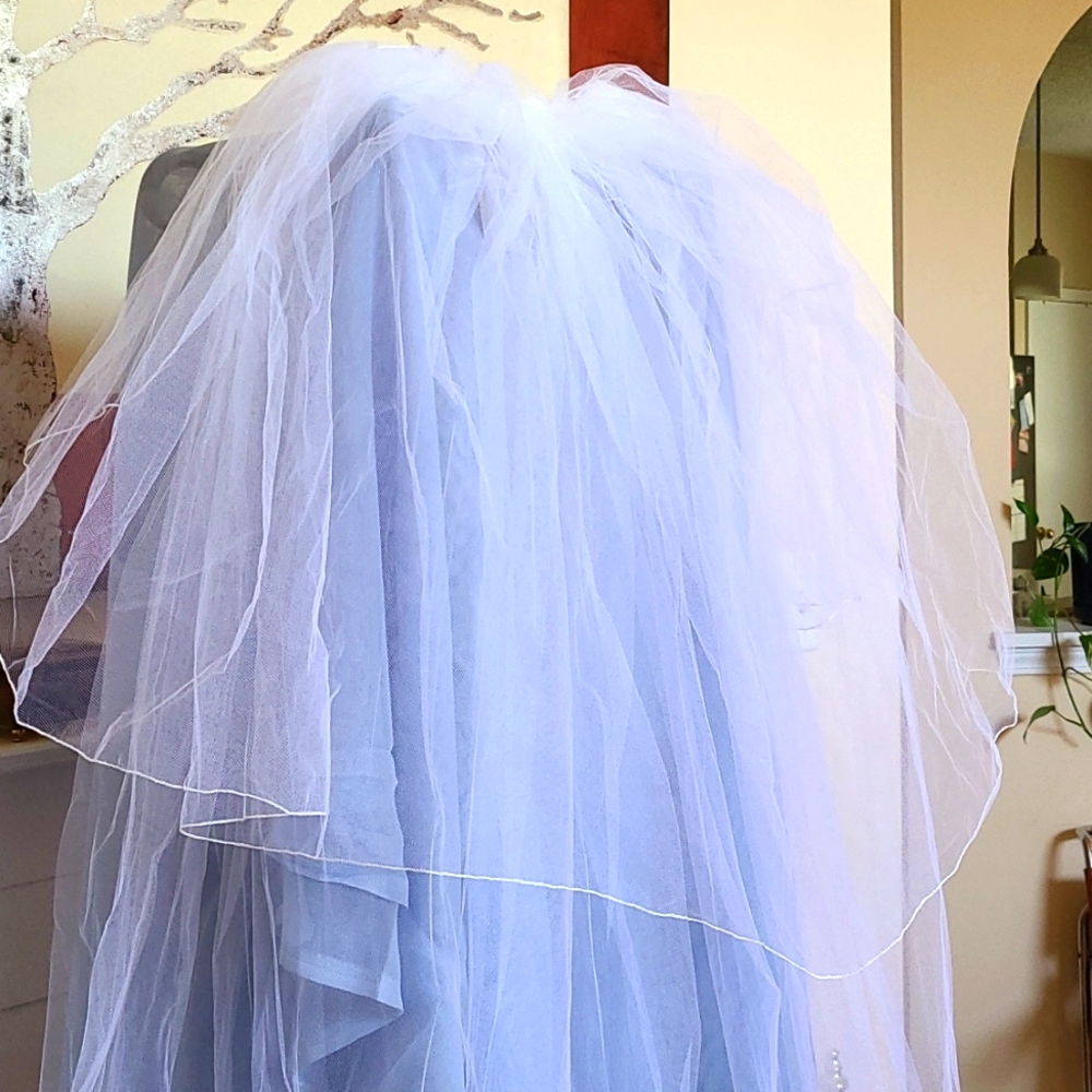 White Bridal Veil